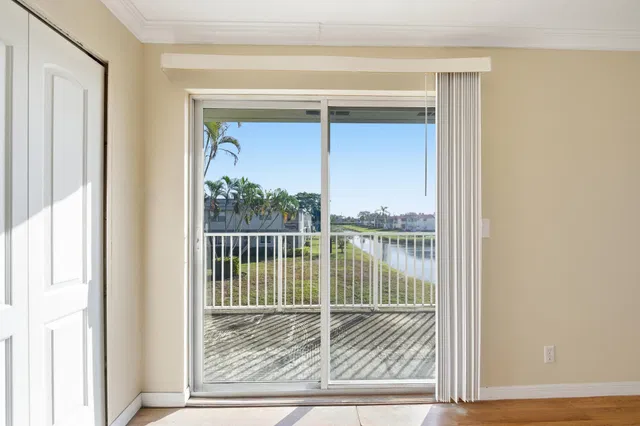 Residence photo 9