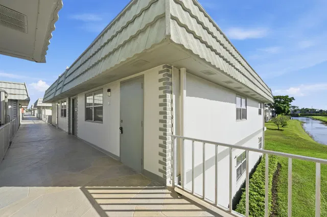 Residence photo 12