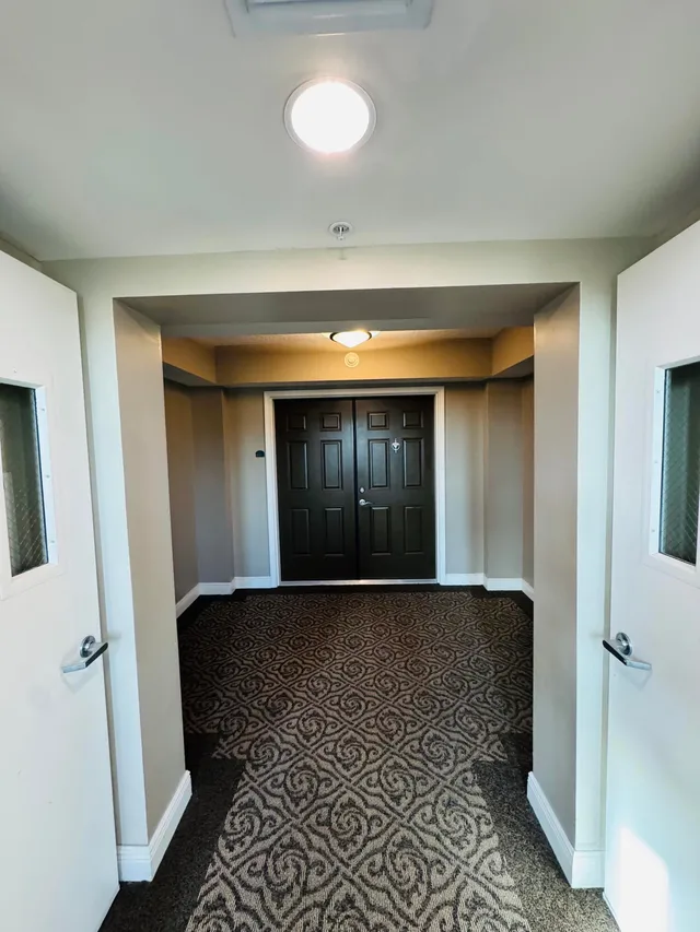 610 Clematis Unit 812 photo 3