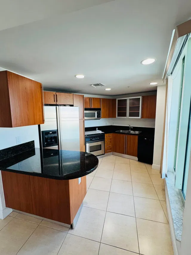 610 Clematis Unit 812 photo 5