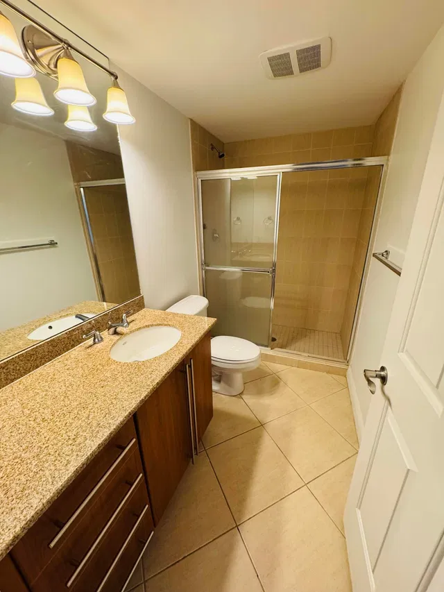 610 Clematis Unit 812 photo 8