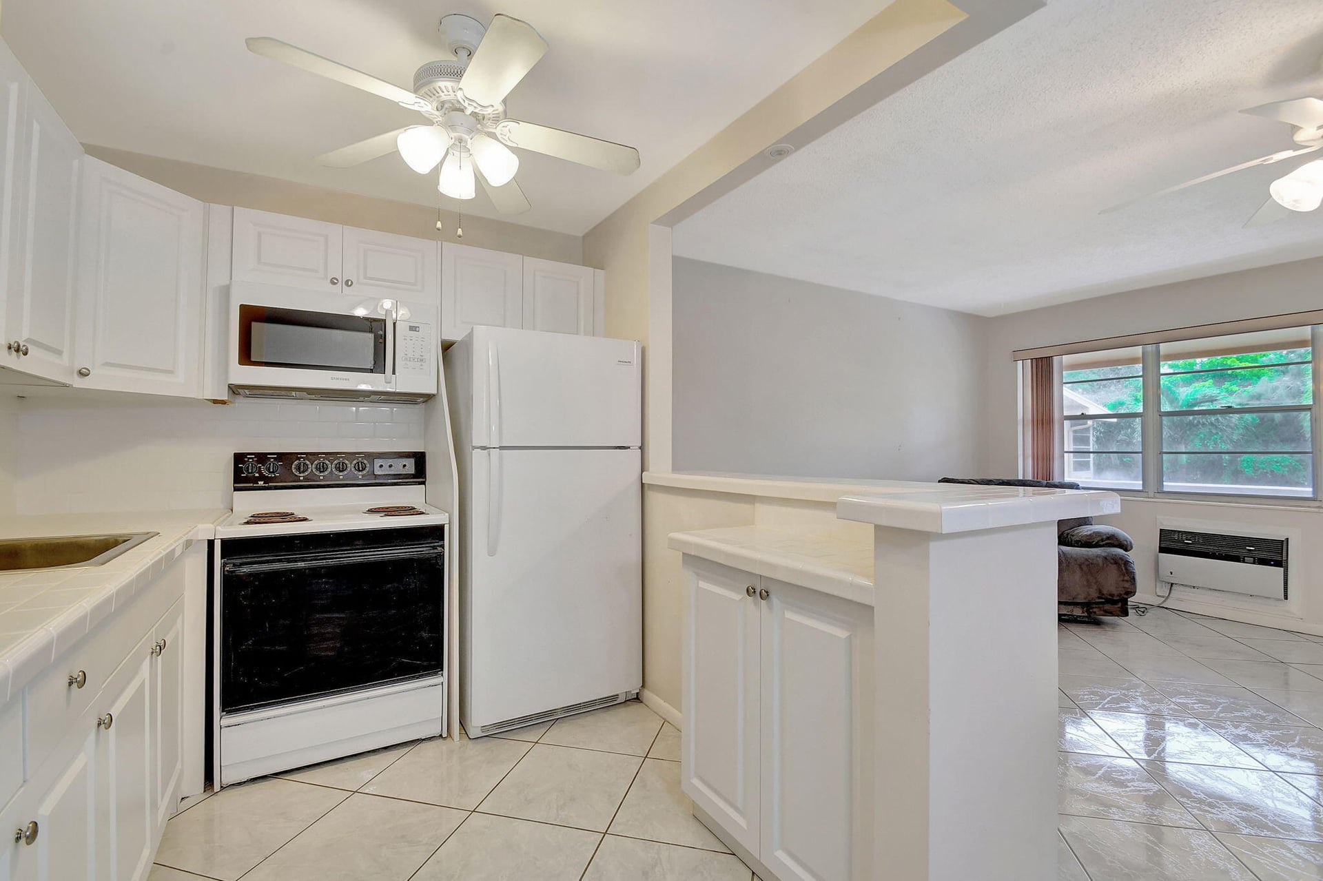  Residence photo 6