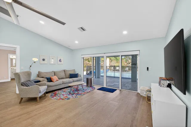  Residence photo 21