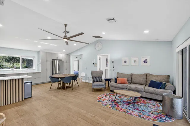  Residence photo 23
