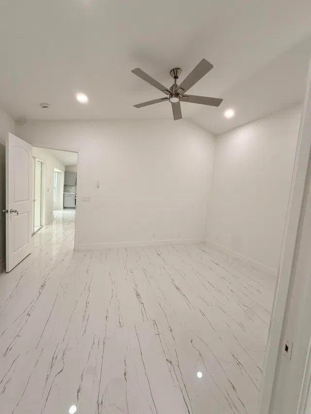  Residence photo 14