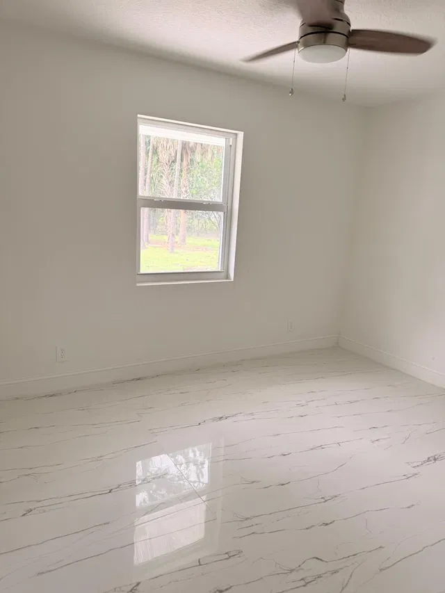  Residence photo 17