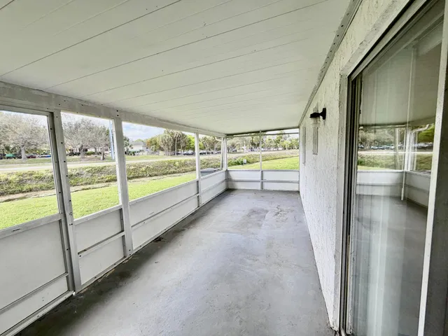 Residence photo 24
