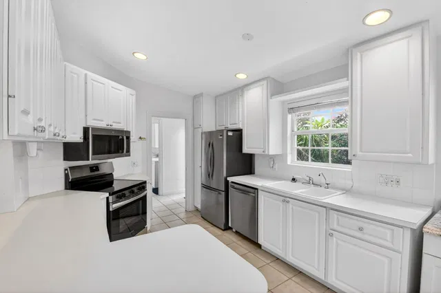  Residence photo 6