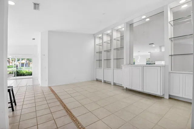  Residence photo 56