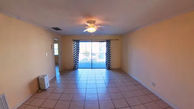 Unit 202 photo 6