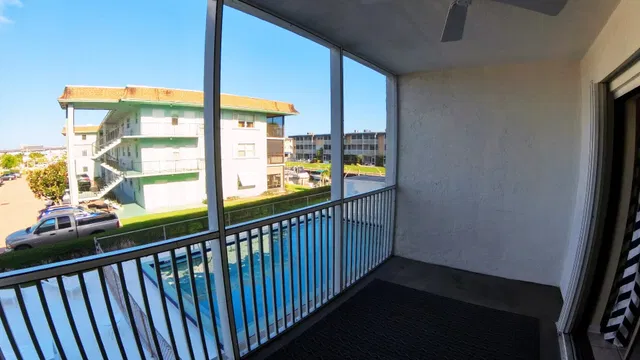 Unit 202 photo 13