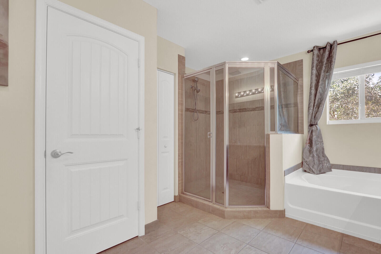  Residence photo 33