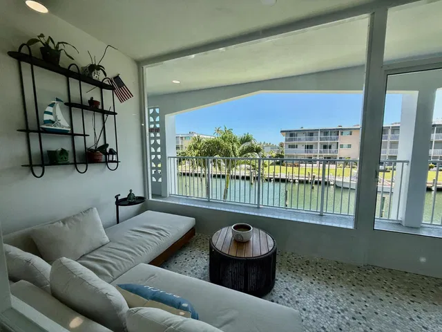 Unit 209 photo 2