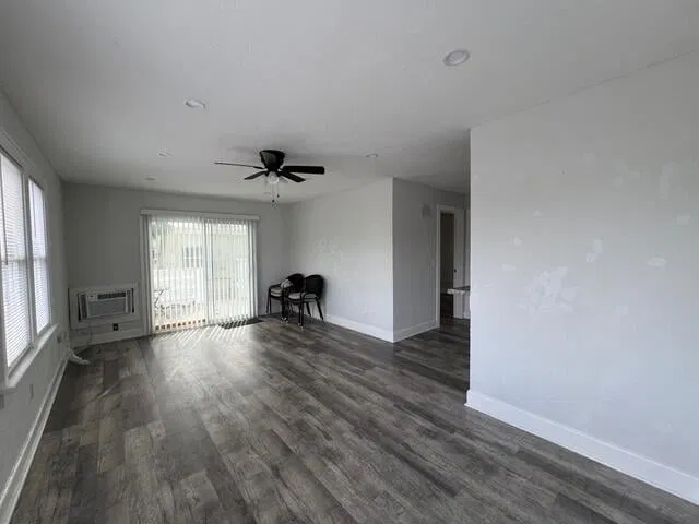 Unit 1 photo 9