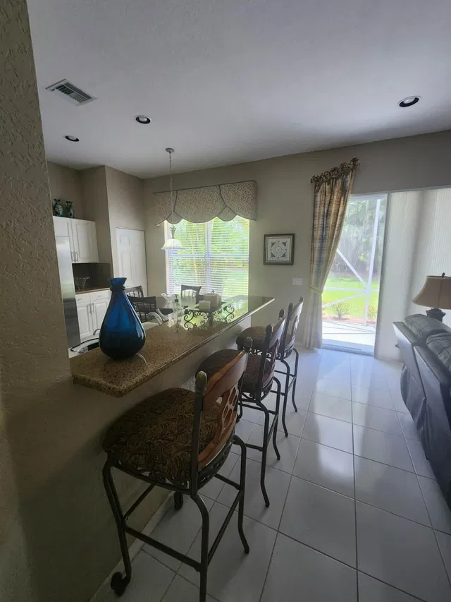 Residence photo 2