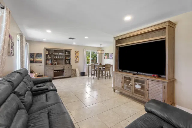 Residence photo 6