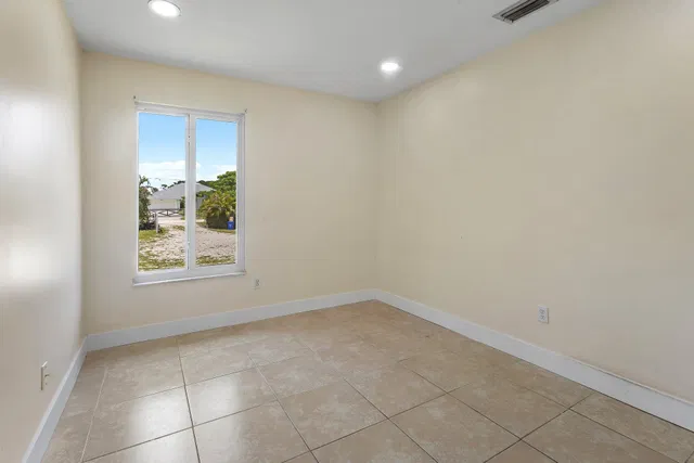 Residence photo 17