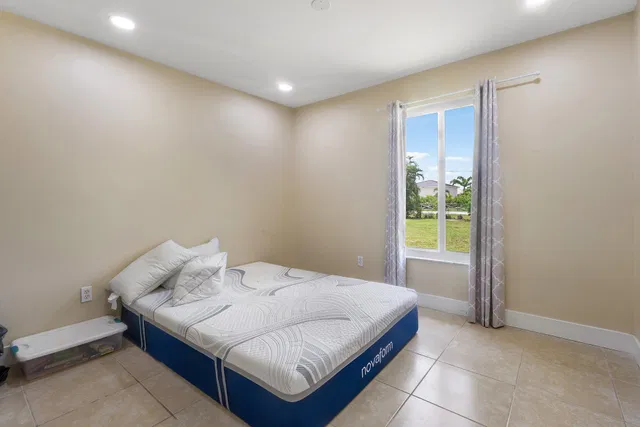 Residence photo 18