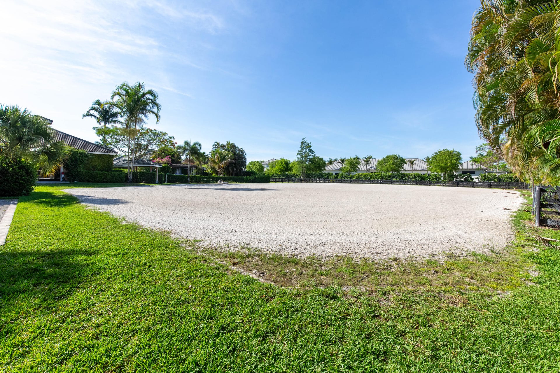 Saddle Trail Park Residence photo 29