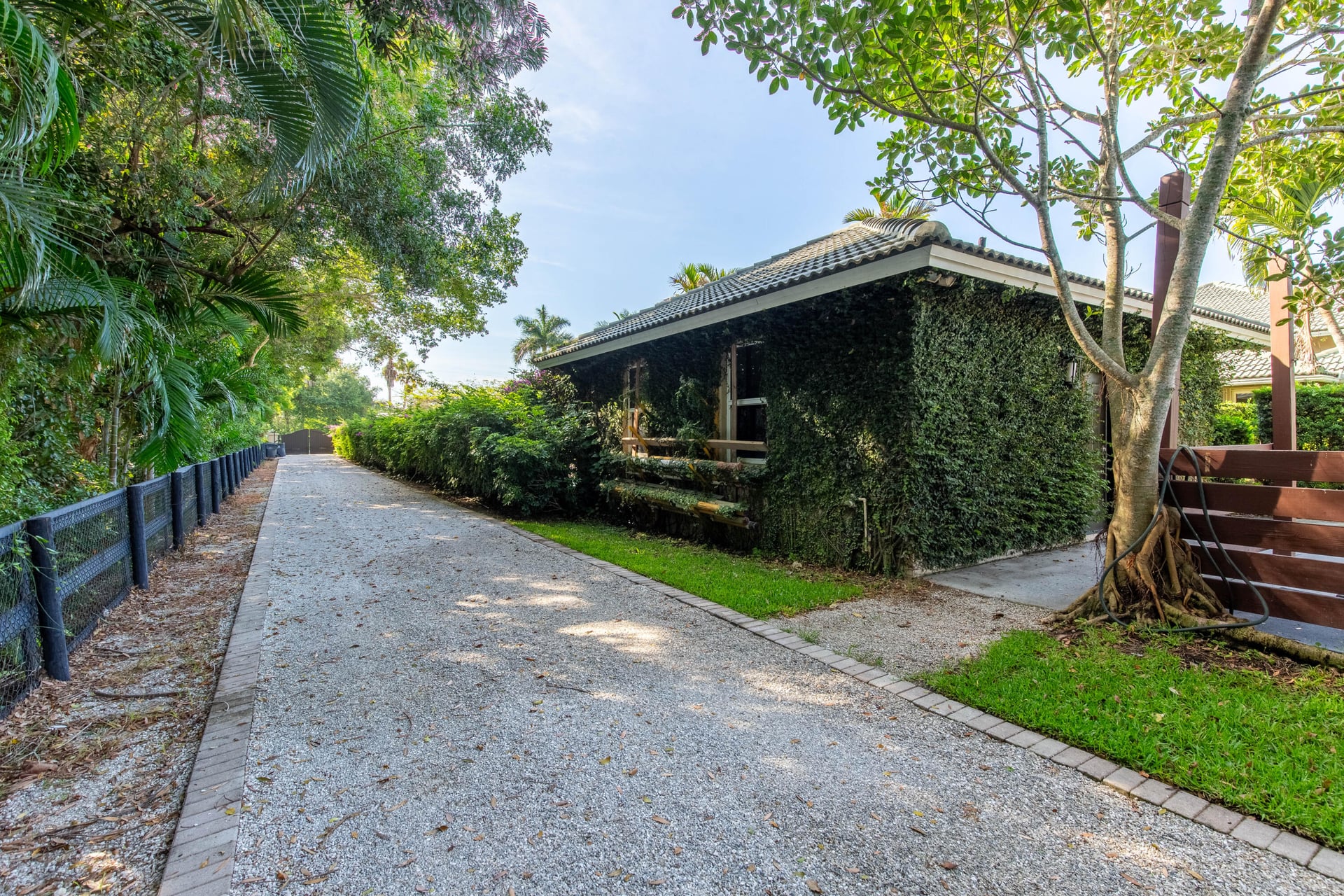 Saddle Trail Park Residence photo 35