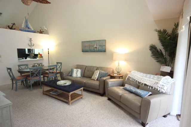  Unit B-4 photo 7