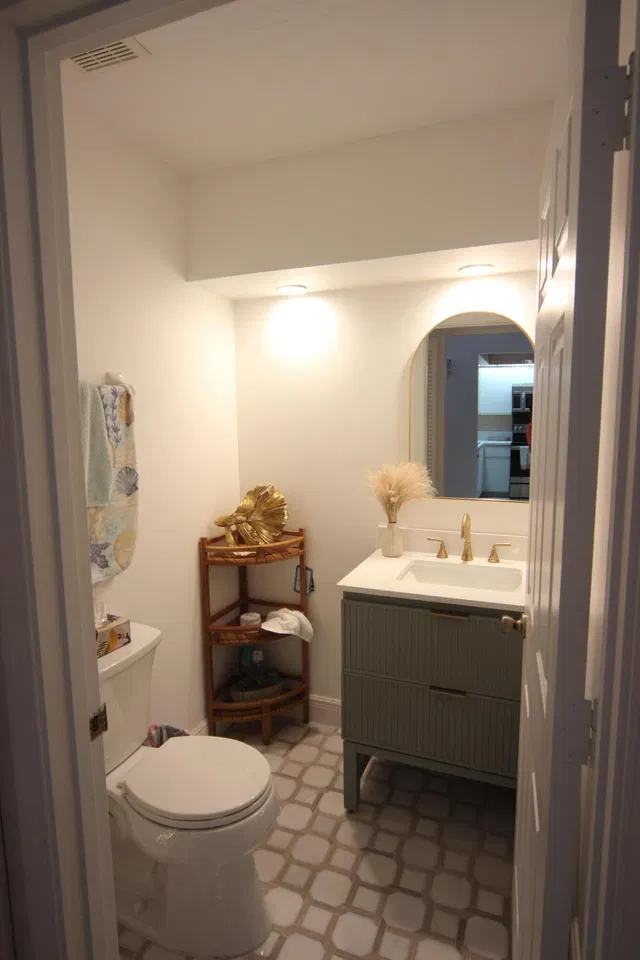  Unit B-4 photo 9