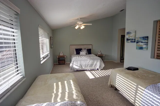  Unit B-4 photo 17
