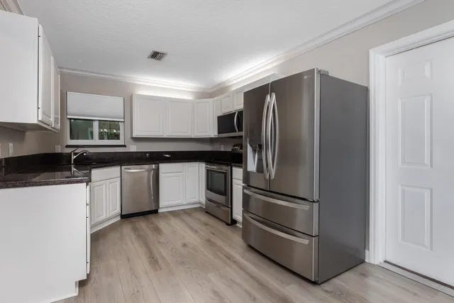 Residence photo 11