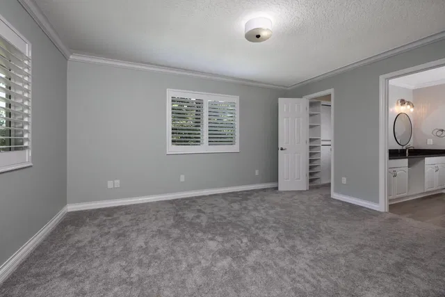 Residence photo 16