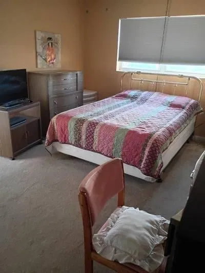 Unit 322 photo 9
