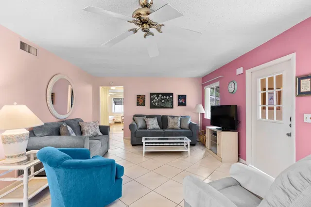 Unit B-1 photo 6