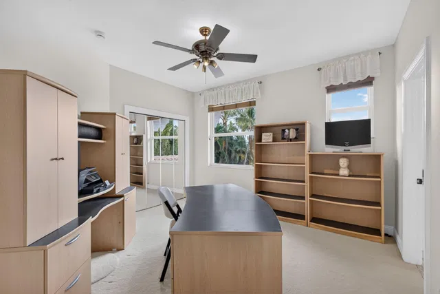 Residence photo 48