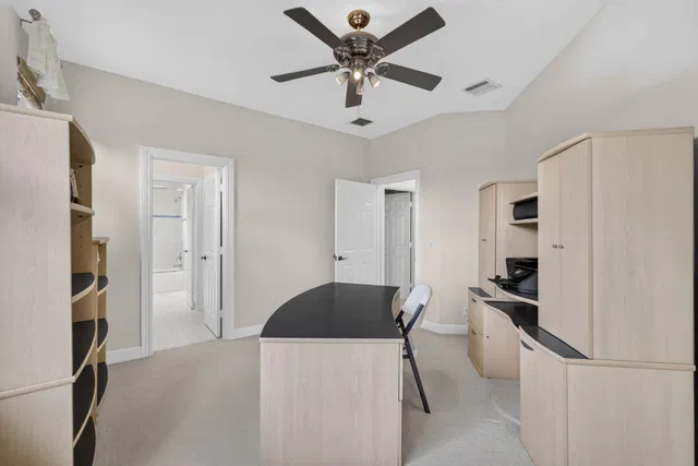Residence photo 49