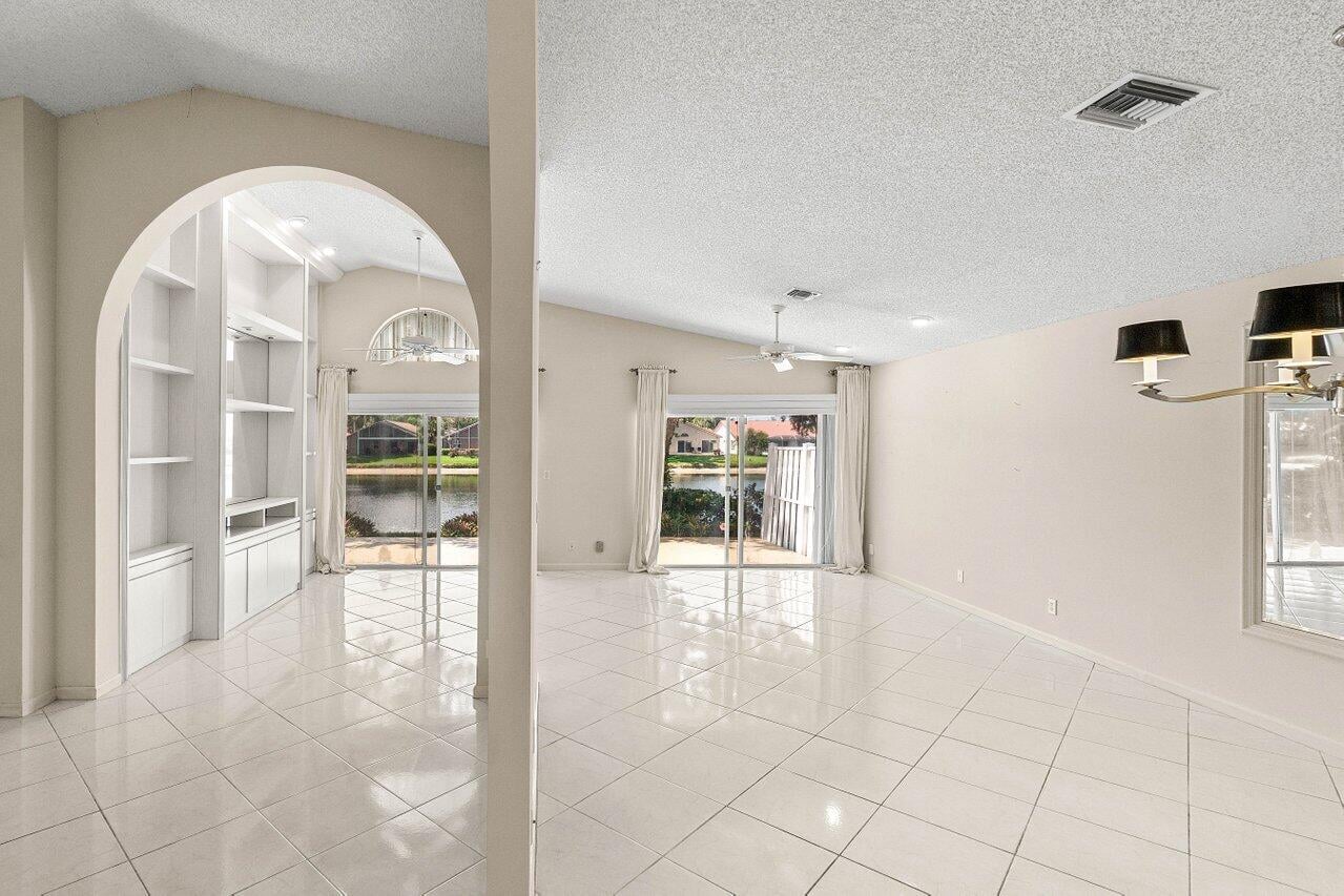 Residence photo 12
