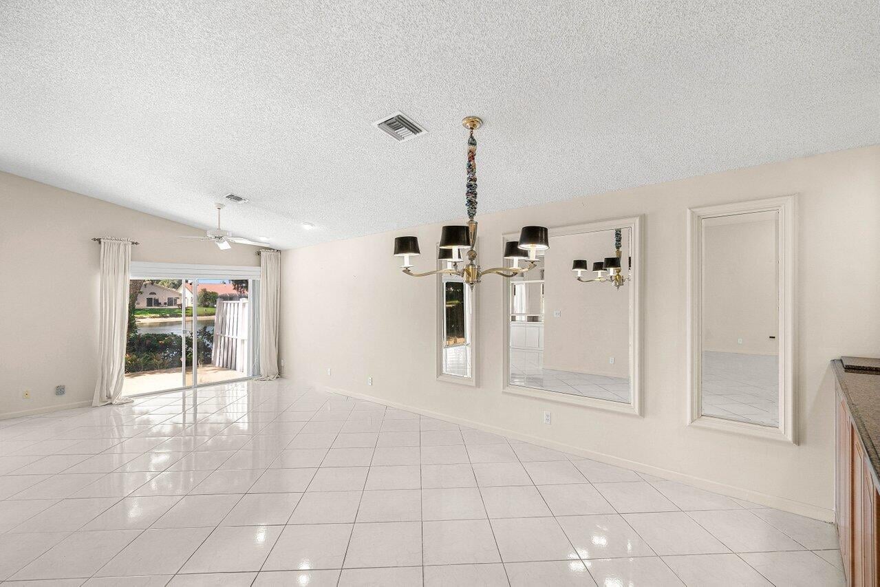Residence photo 18