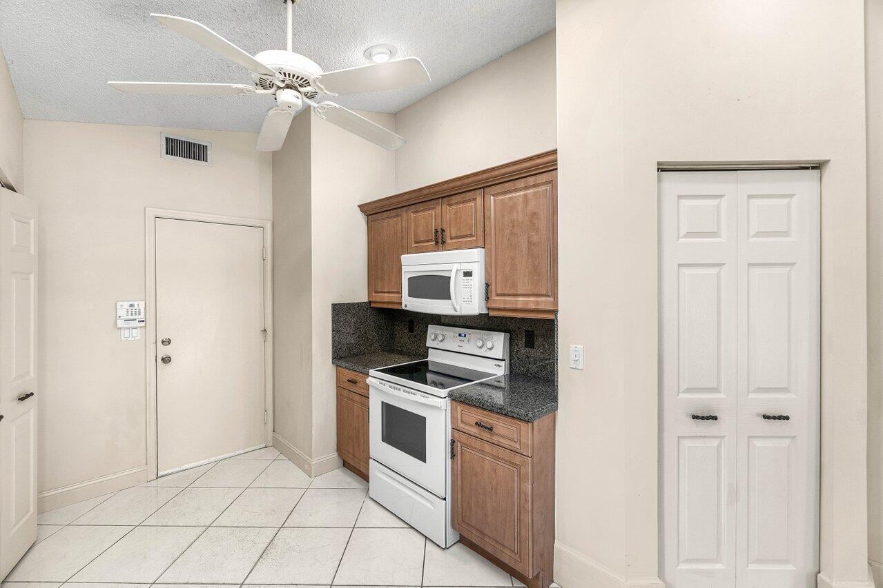 Residence photo 22