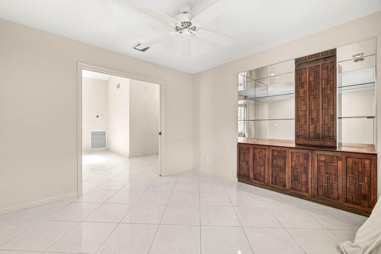 Residence photo 30