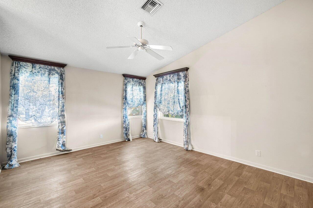 Residence photo 31