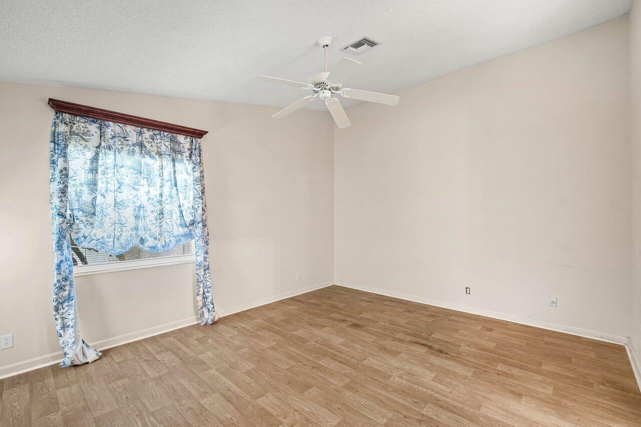 Residence photo 33