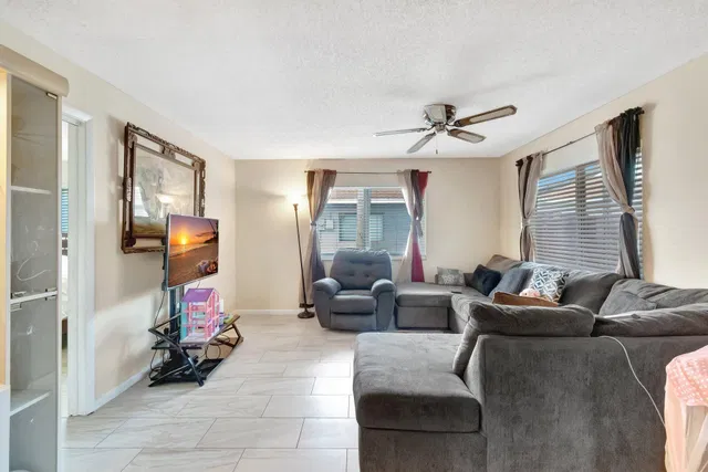 Residence photo 10