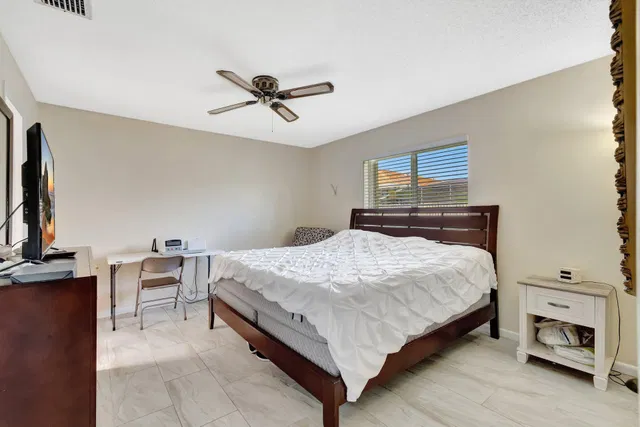 Residence photo 22