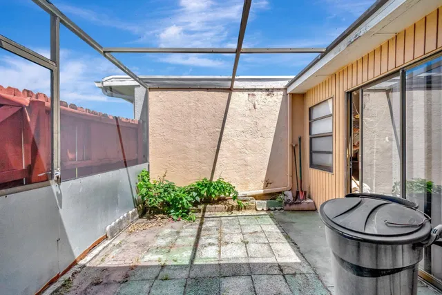 Residence photo 34