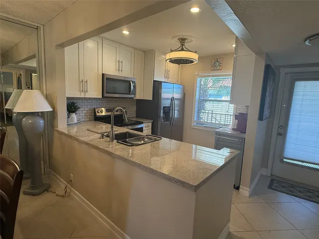 Unit 207 photo 6