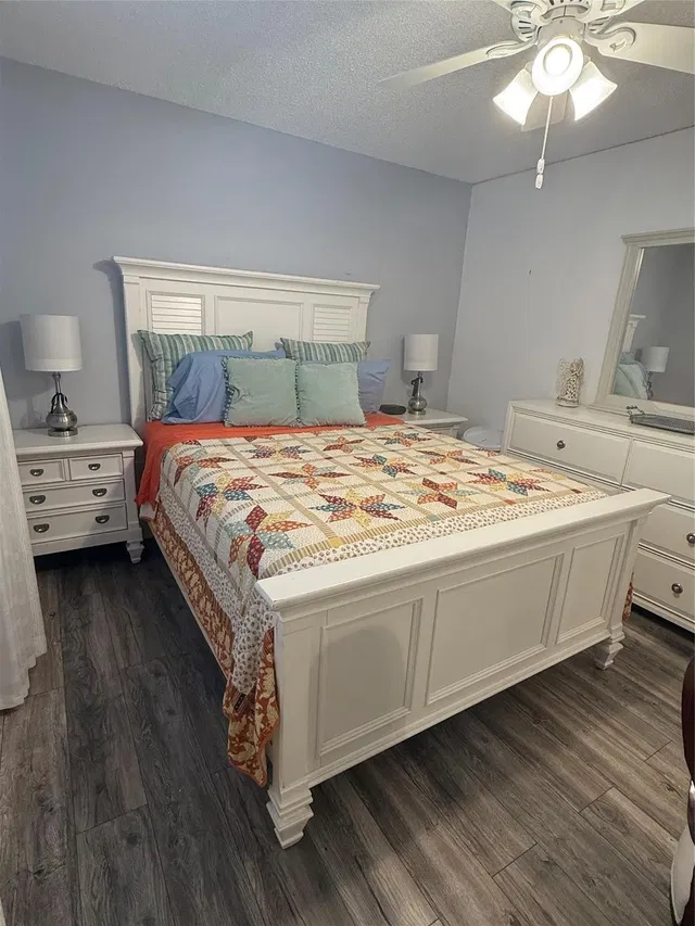 Unit 207 photo 7