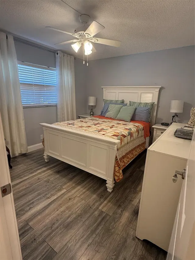 Unit 207 photo 8