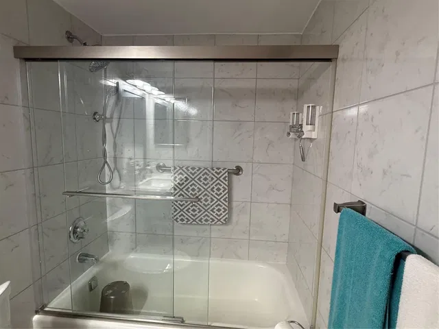 Unit 207 photo 13