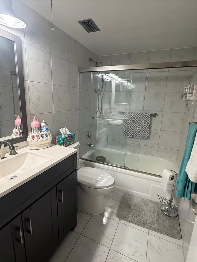 Unit 207 photo 14