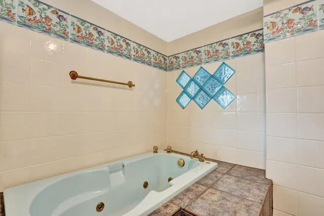  Unit 133 photo 35