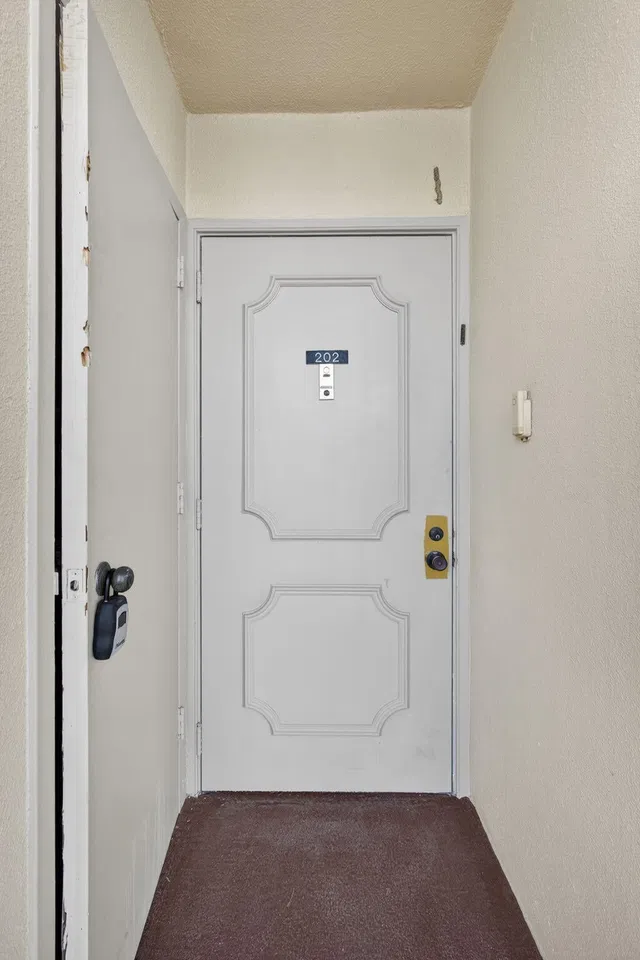 Via Poinciana Lake Worth Unit 202 photo 8