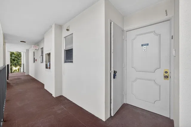 Via Poinciana Lake Worth Unit 202 photo 9
